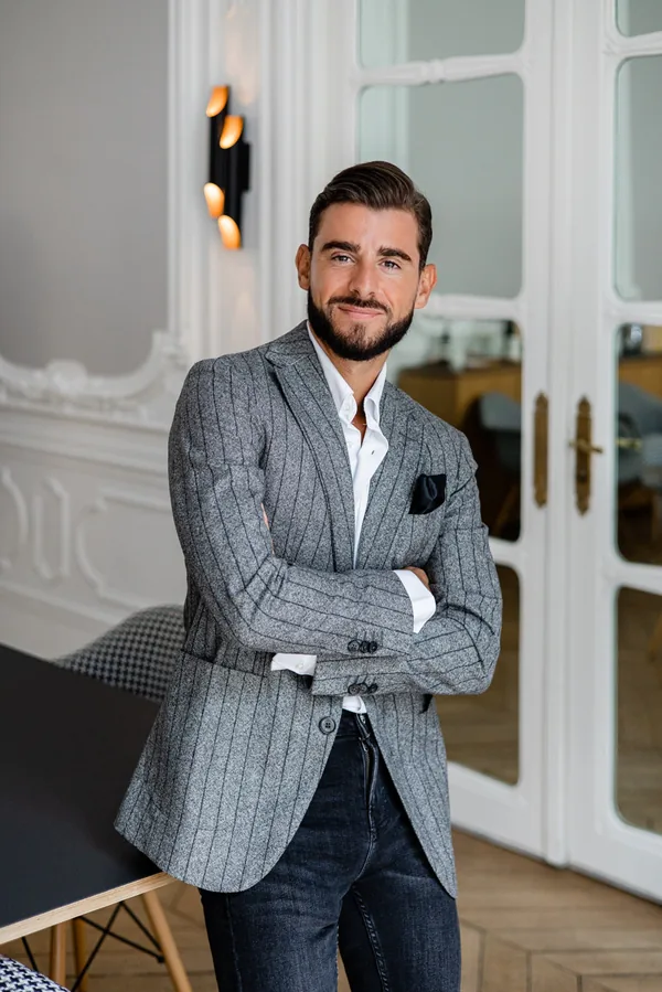 Portrait de Maître Michel Azeroual, notaire